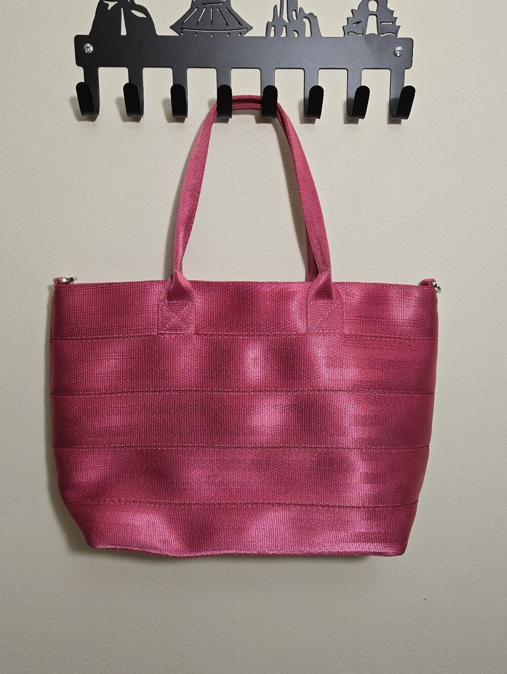 Harvey's Seatbelt Bags Mini Stream Line Tote In Razzleberry